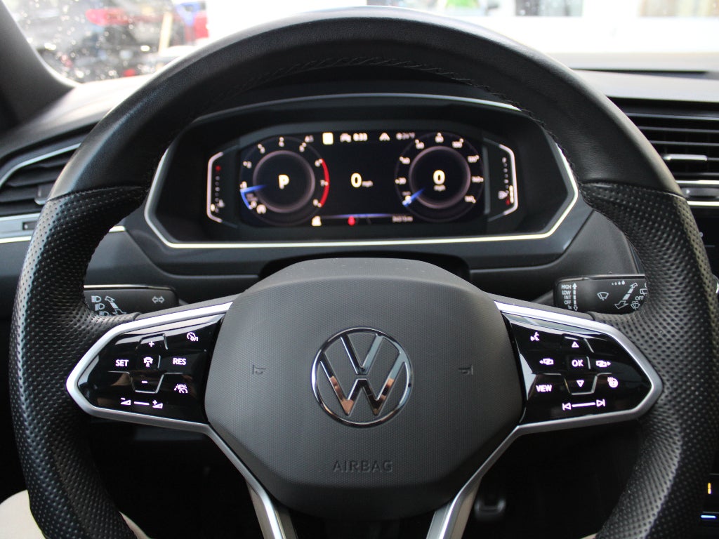 2023 Volkswagen Tiguan SEL R-Line