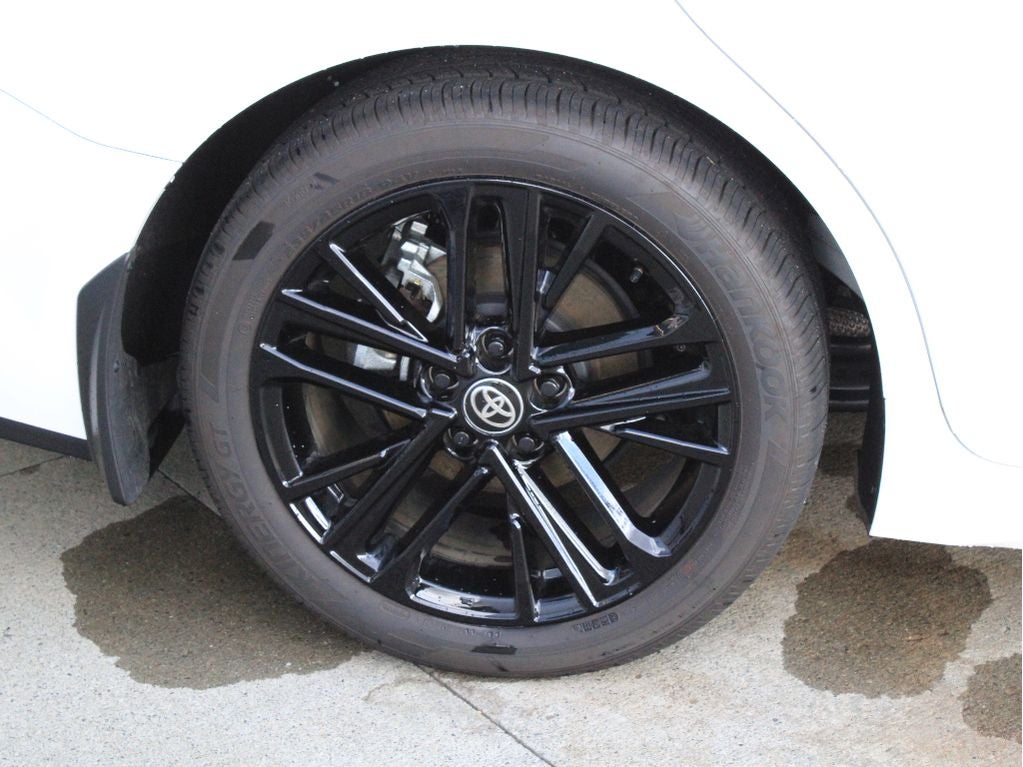 2025 Toyota Camry Hybrid SE