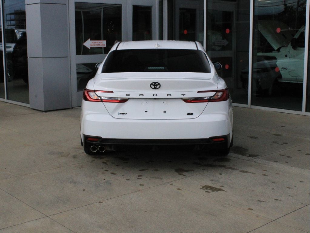 2025 Toyota Camry Hybrid SE