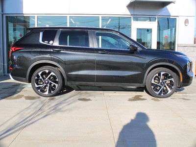 2022 Mitsubishi Outlander SE