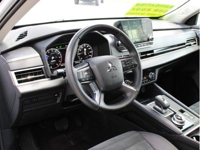 2024 Mitsubishi Outlander SE