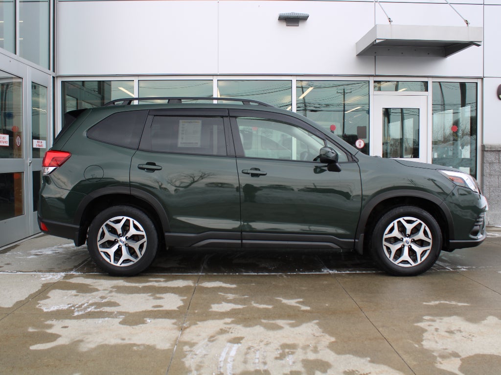 2024 Subaru Forester Premium