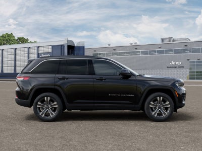 2027 Jeep Grand Cherokee GRAND CHEROKEE LAREDO X 4X4